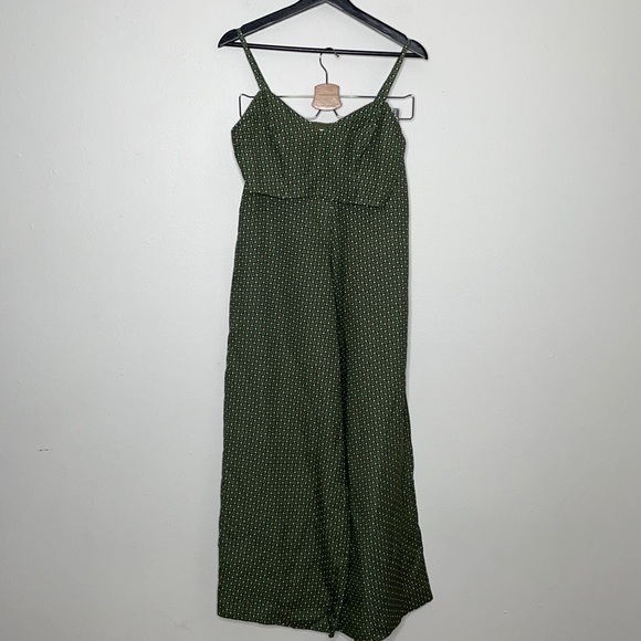 Fame and Partners Cropped Top Pant Set Sz 2 - Picture 7 of 16